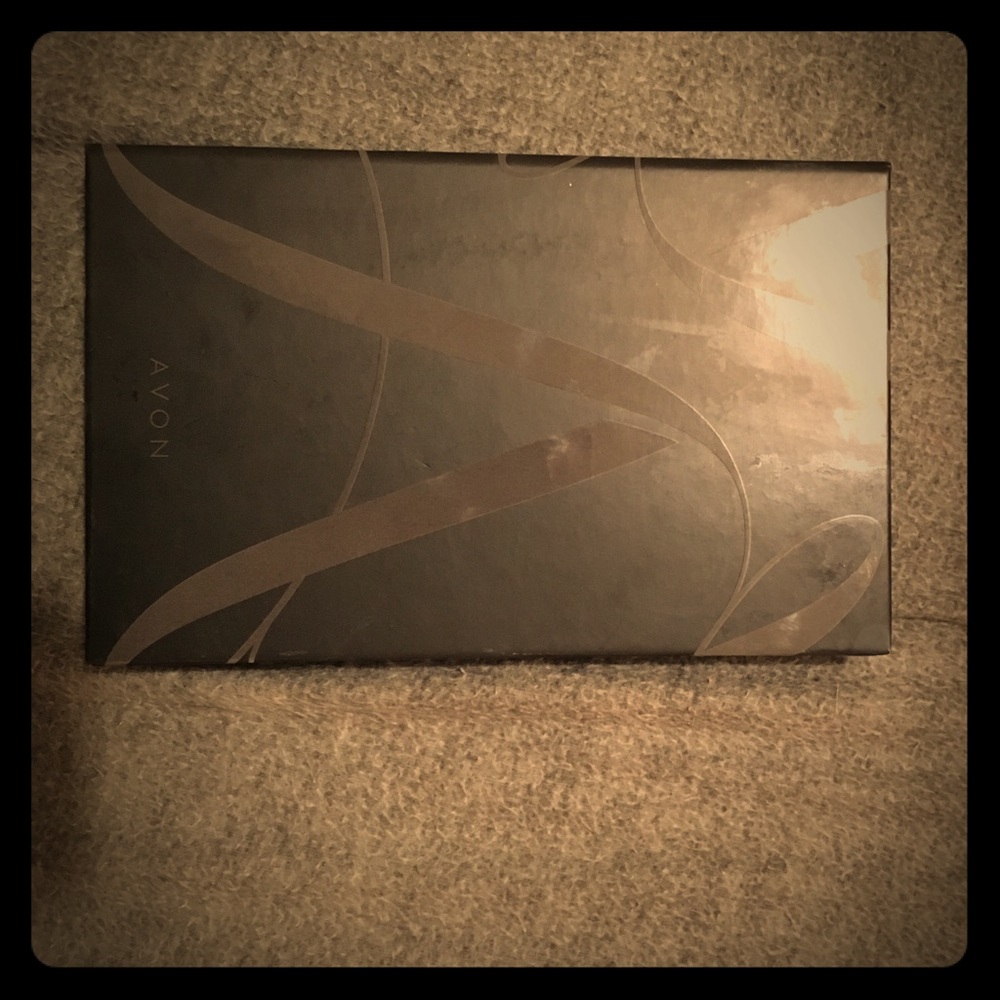 Avon Makeup Artist Palette