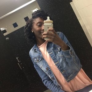 Meet your Posher, Alleneisha