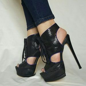 PAPER FOX | Lace up black/blue trim heels