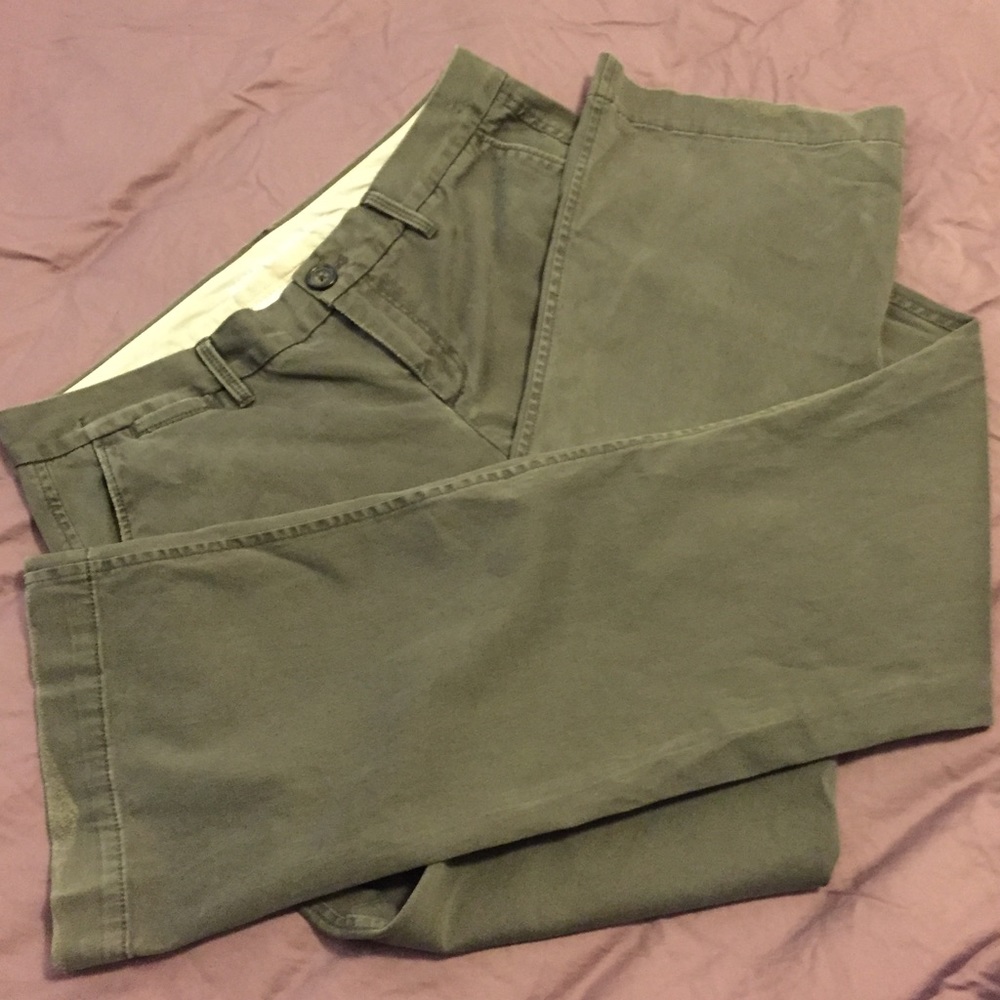 Banana Republic Weekend Chino 10