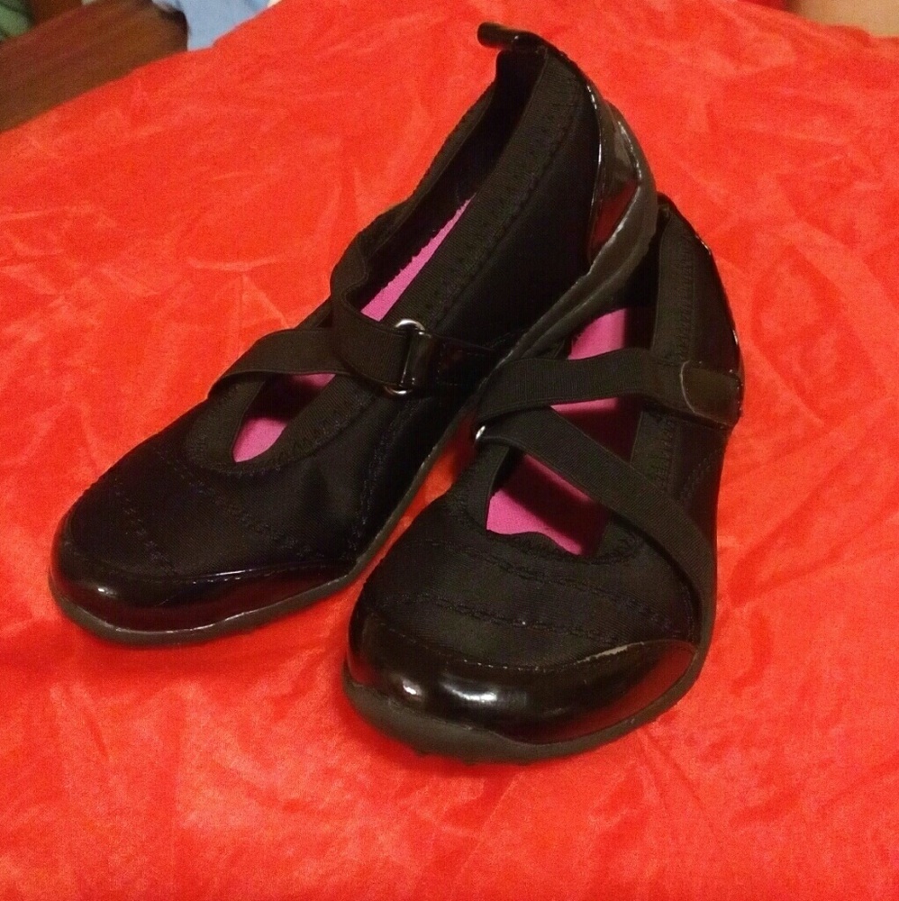 Girls size 13 Cherokee strap up shoes