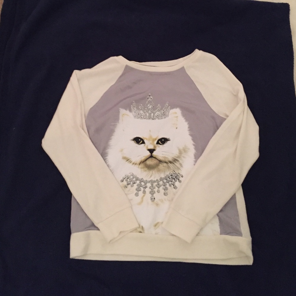 Soft white cat shirt