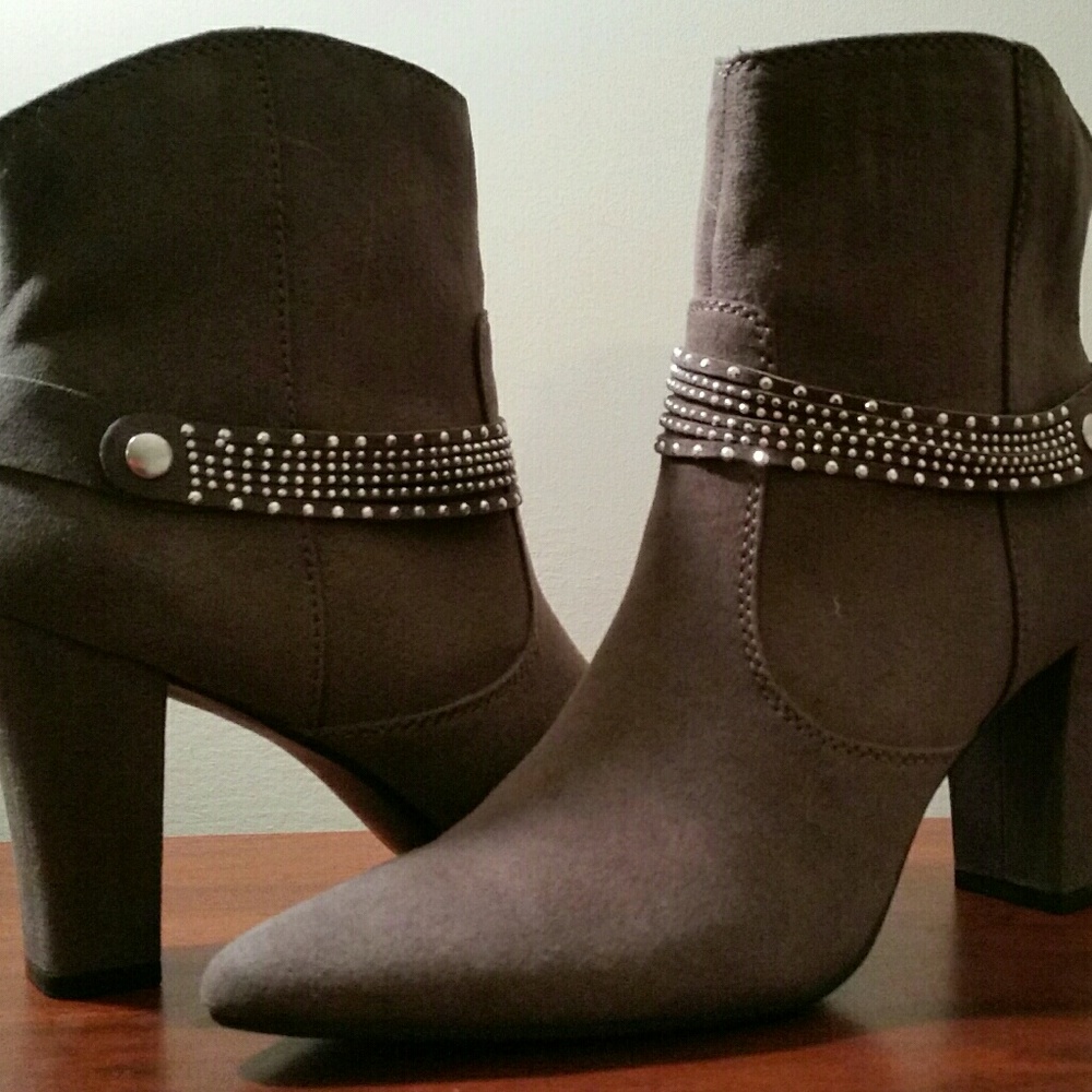 A/M Ann Marino Wilma Bootie (NWOT)