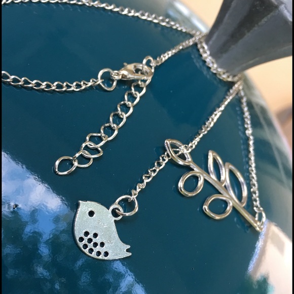 Delicate song bird leaves 🍃 lariat necklace - Picture 5 of 6