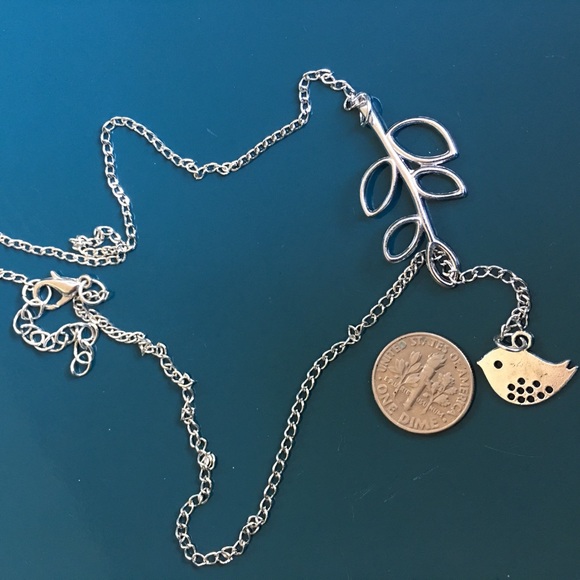 Delicate song bird leaves 🍃 lariat necklace - Picture 4 of 6