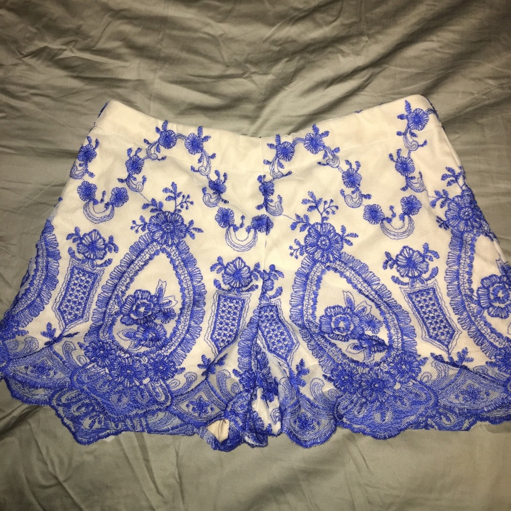 lace shorts