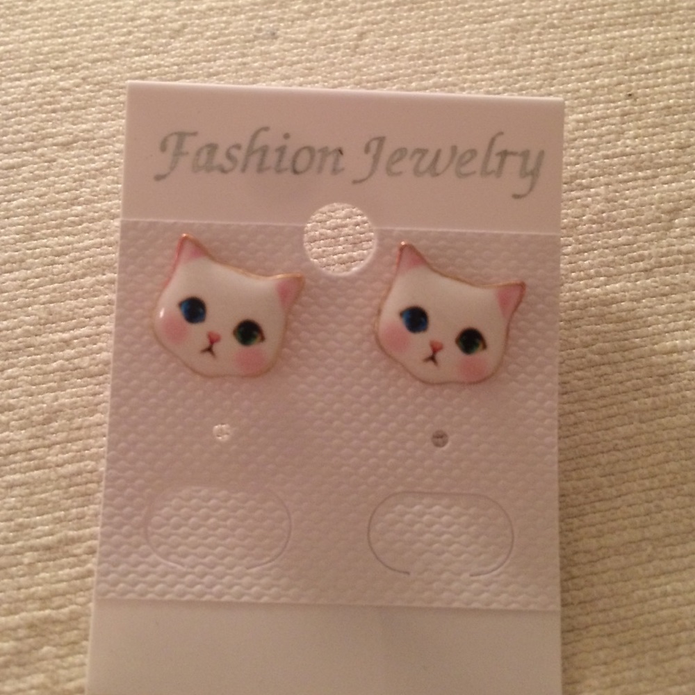 Cute cat earrings