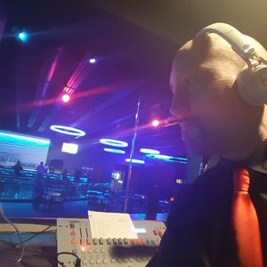 Meet your Posher, Derek