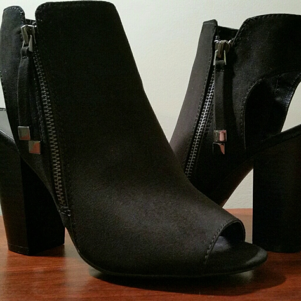 A.N.A. Jaco Peep-Toe Shootie