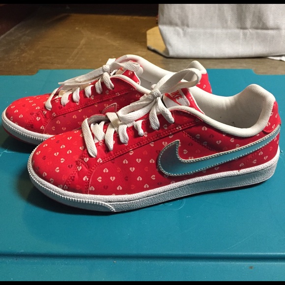 Heart Print Nike Court Majestics - Picture 2 of 4