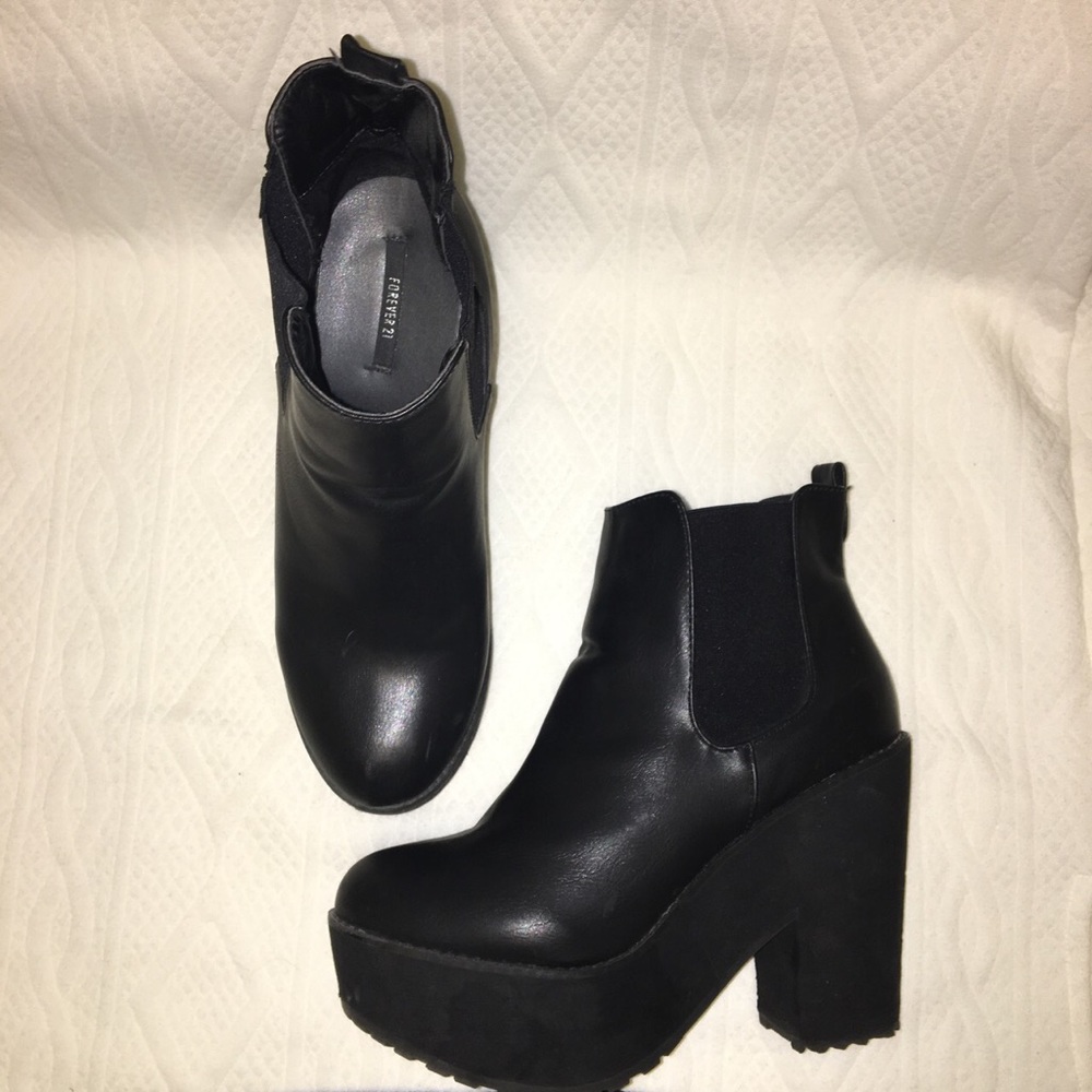 Forever 21 heeled bootie