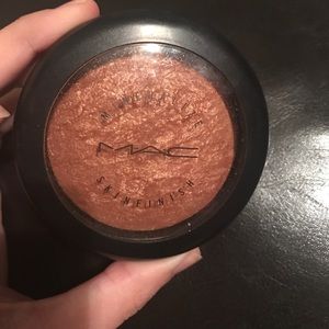 MAC Mineralized skin finish