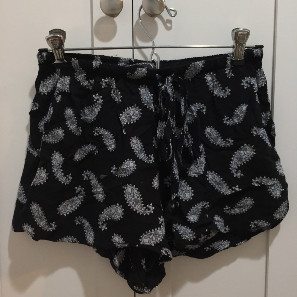 Brandy Melville paisley shorts