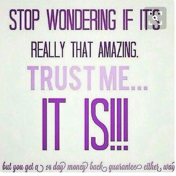 Prada makeup bag - Picture 3 of 8