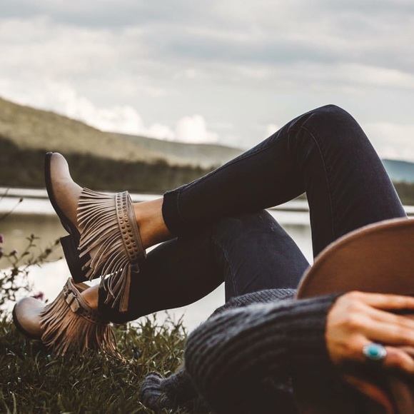 Free Spirit Distressed Leather Fringe Studded Boot - Picture 4 of 4