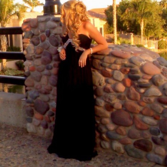 Black floor length prom dress - Picture 5 of 9