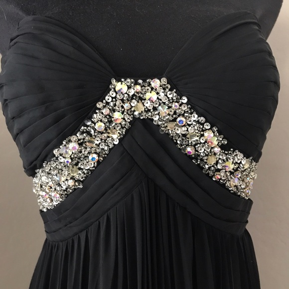Black floor length prom dress - Picture 3 of 9