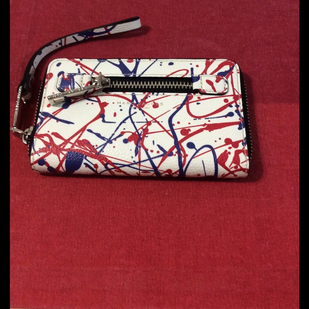 Marc Jacobs Zip Phone Leather Wristlet NWOT
