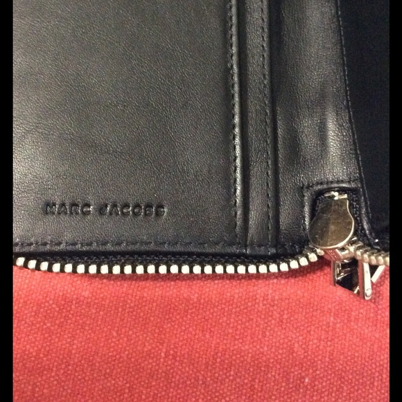 Marc Jacobs Zip Phone Leather Wristlet NWOT - Picture 5 of 7