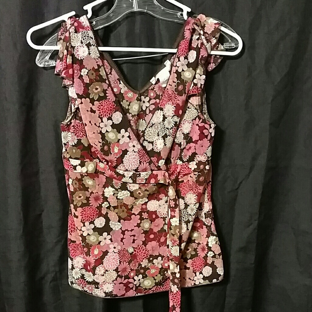Sleeveless shirt