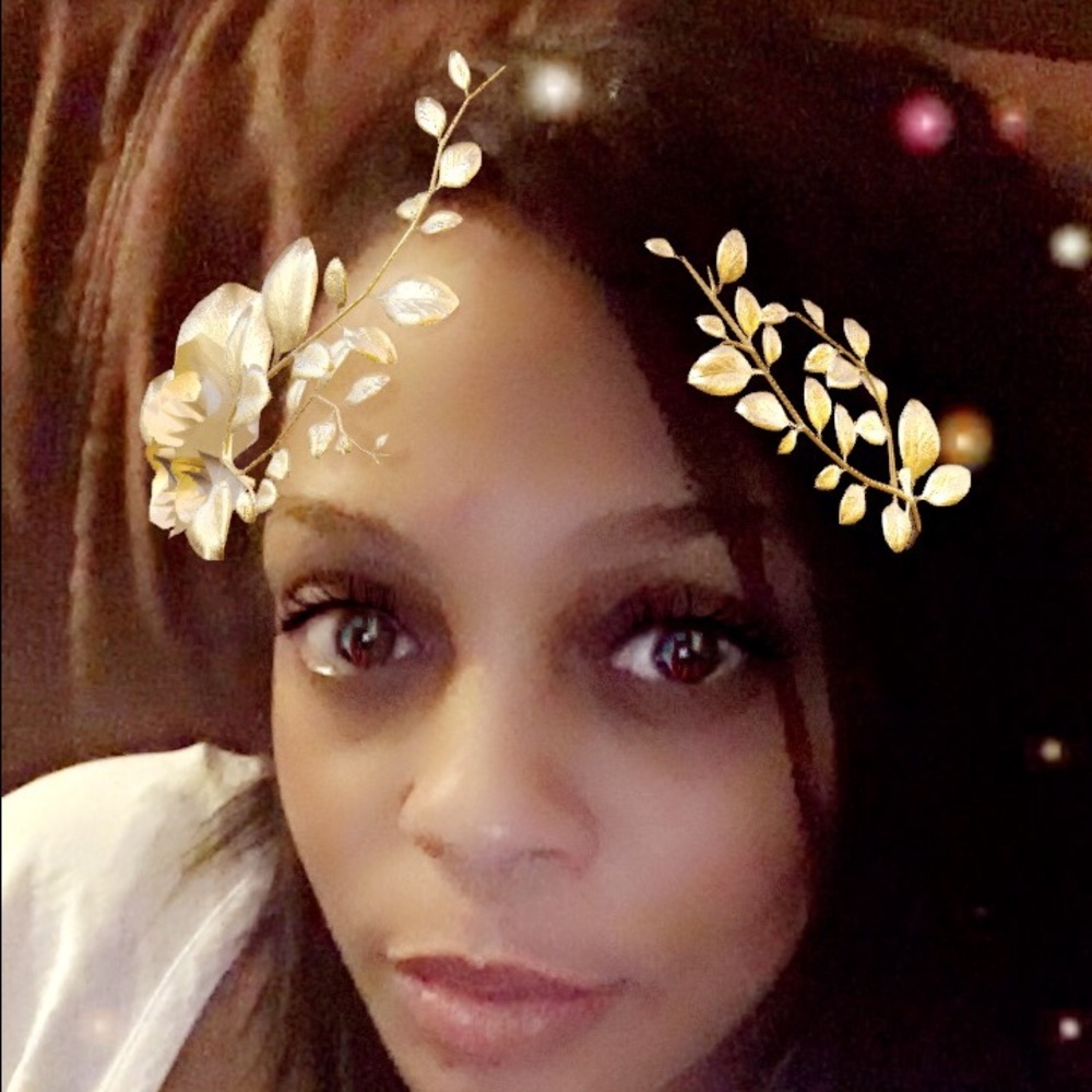 Meet your Posher, Crystal