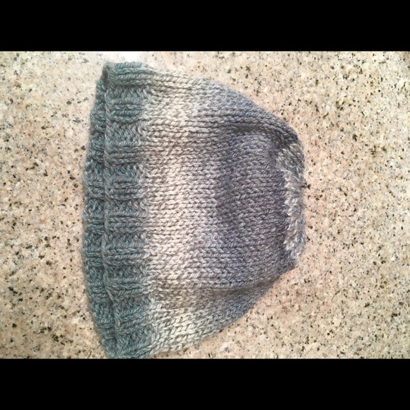Handmade beanie - Picture 2 of 2