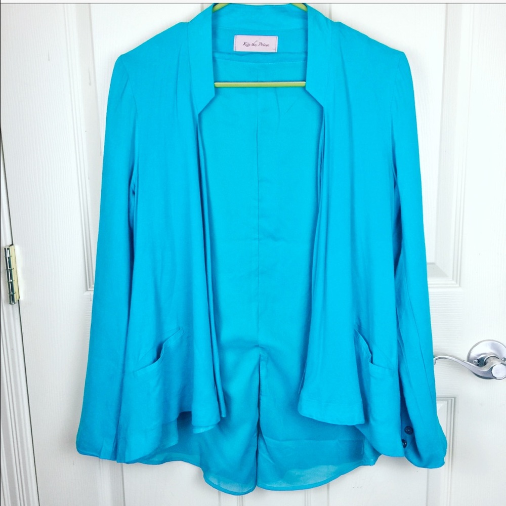 ‼️$10 SALE‼️ Turquoise High-Lo Blazer