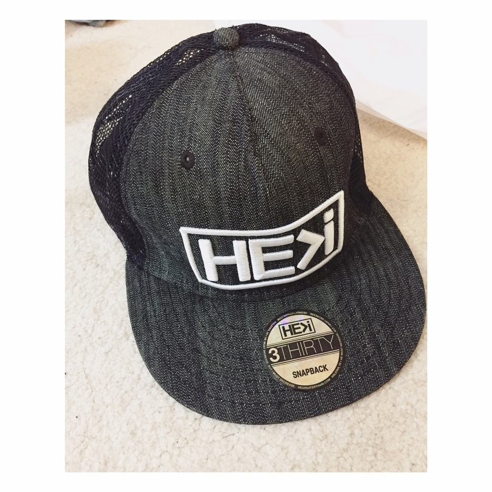 He>i hat
