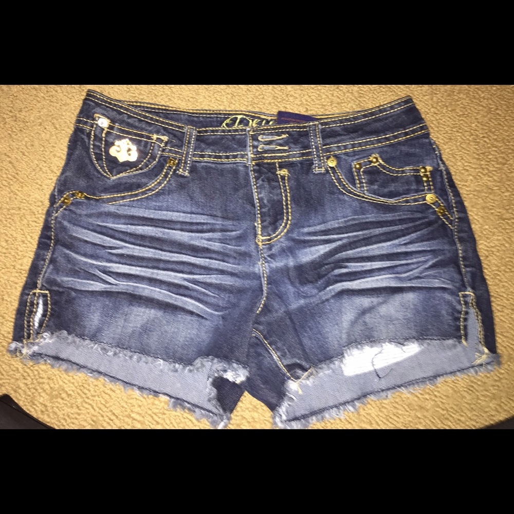 DEREON DENIM SHORTS