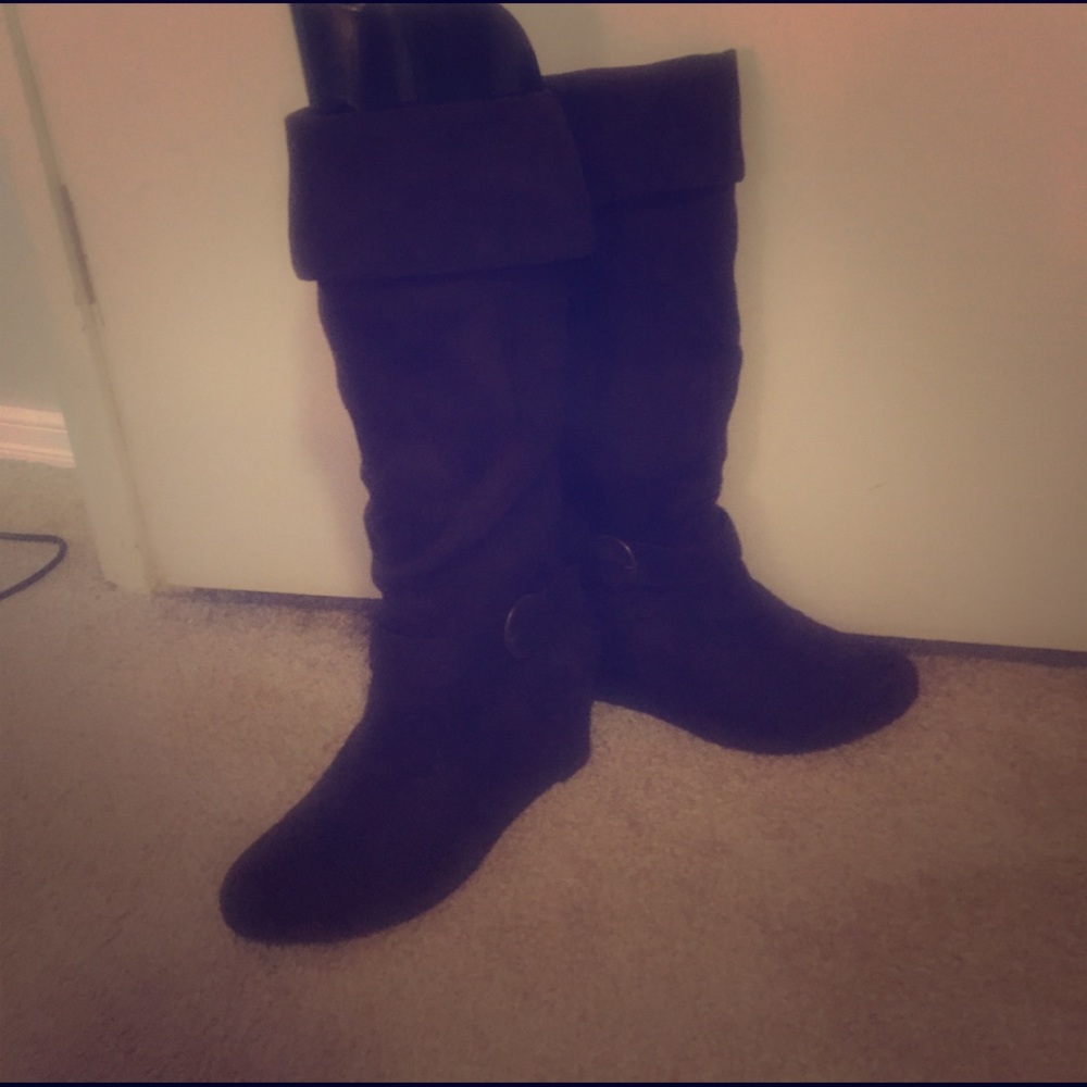 Slouchy brown faux suede boot