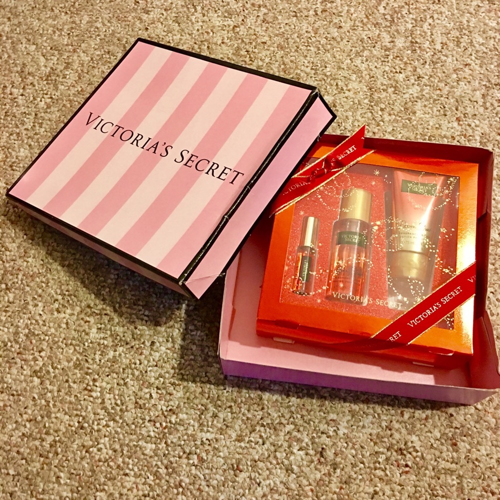 Victoria's secret parfum  and lotion gift set