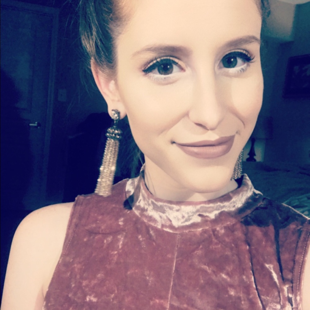 Meet your Posher, Alexandra