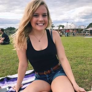 Meet your Posher, Abigail