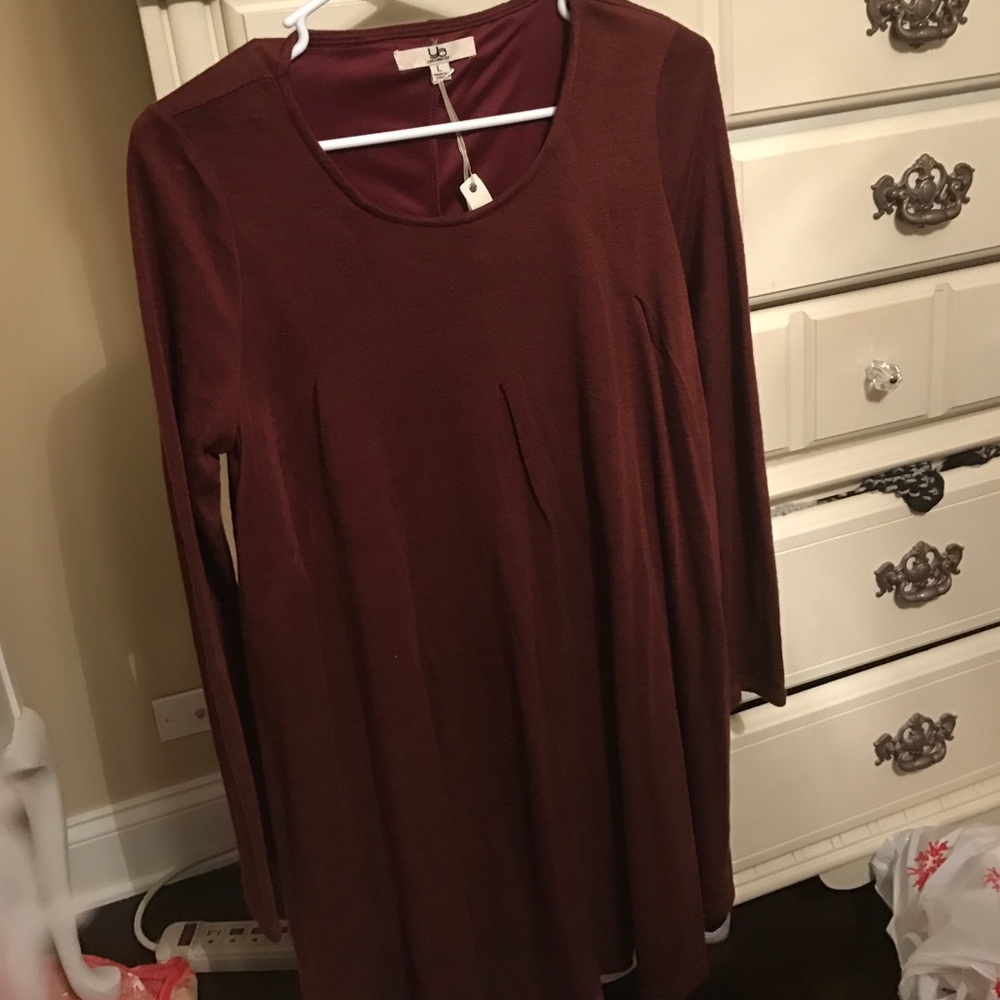 Maroon long sleeve dress