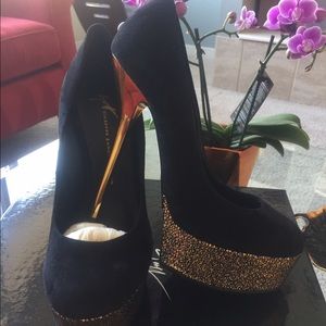 Giuseppe Zanotti black suede pumps