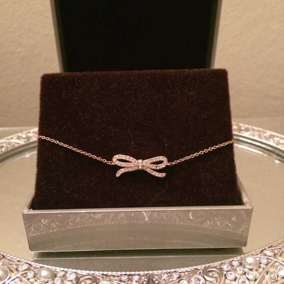 Crystal bow bracelet - Picture 2 of 3