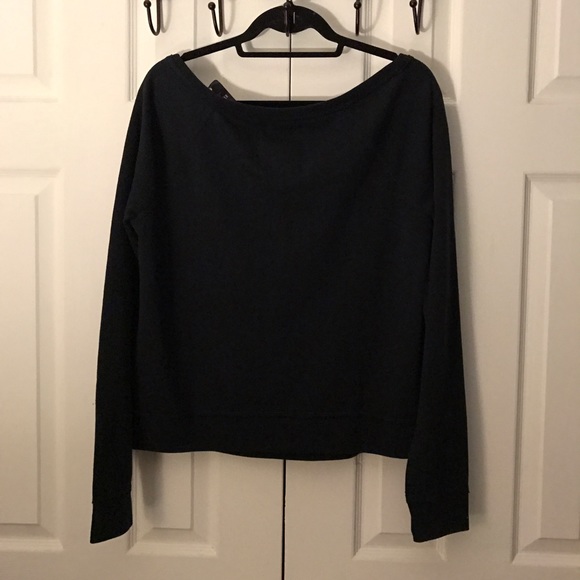 NWT Hollister Sweatshirt in size-L,Color--Navy - Picture 2 of 4