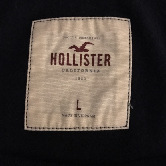 NWT Hollister Sweatshirt in size-L,Color--Navy - Picture 3 of 4