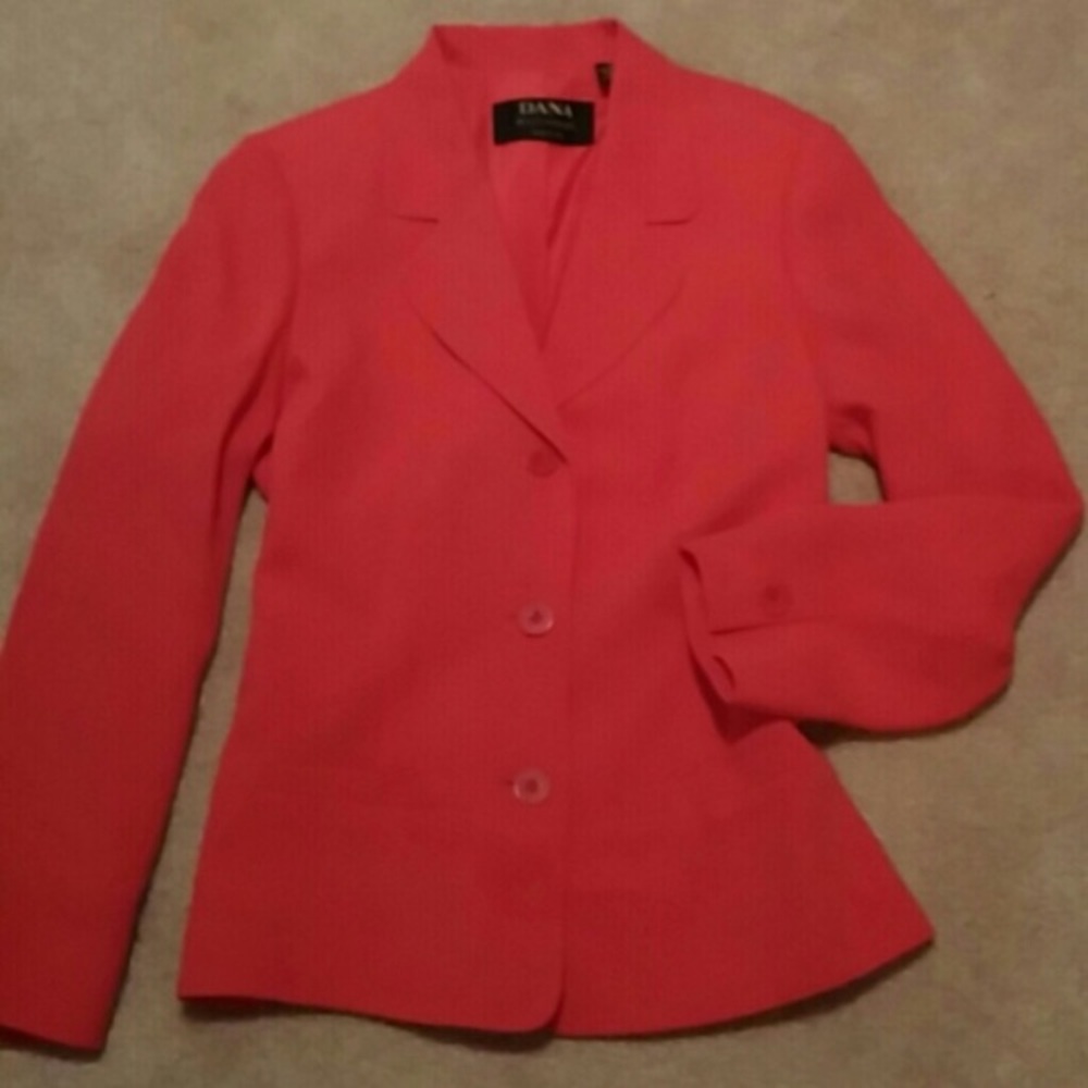 🛍Silky Suit🛍 NWOT size 8 petite