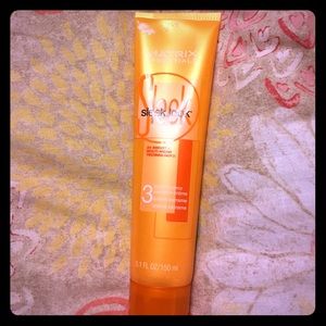 Matrix sleek look blow down extreme cream