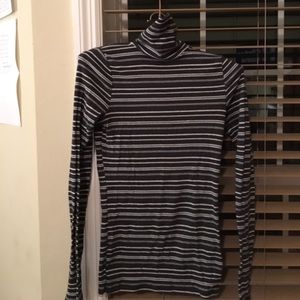 hollister turtleneck