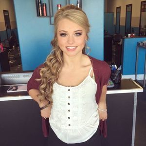 Meet your Posher, Brooke