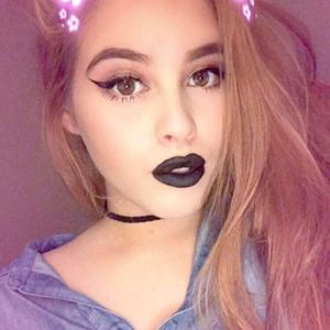 Meet your Posher, Crystal