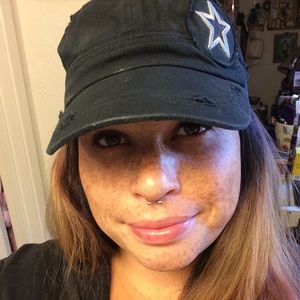 Meet your Posher, Alicia