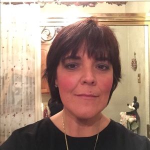 Meet your Posher, Debbie