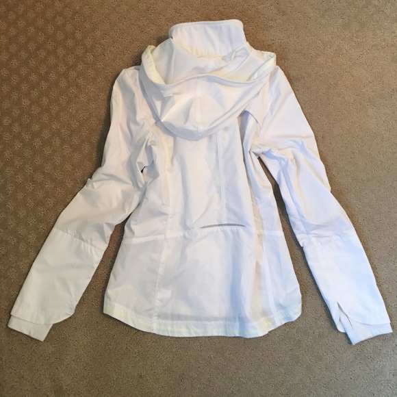 SOLD GapFit White Jacket - Picture 2 of 3