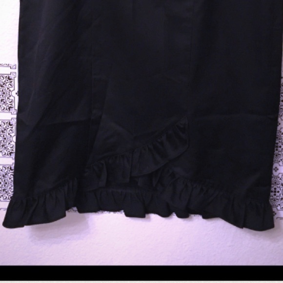 Retl$159 Sm Sexy Bebe skirt with asymmetrical front 💜 - Picture 2 of 4