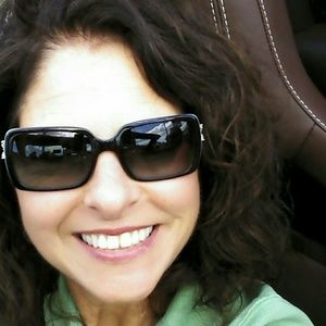 Meet your Posher, Laura