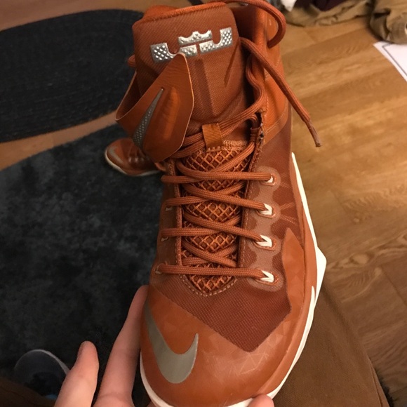 Lebrons - Picture 3 of 4