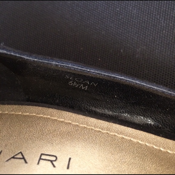 Tahari black ruffled open toe heel - Picture 6 of 7